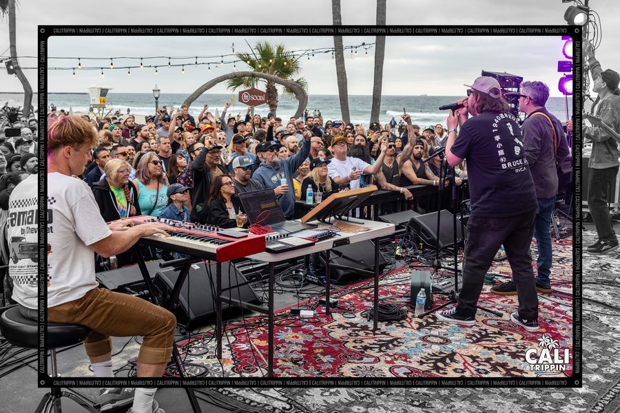 Packed crowd at the beach bar with the band playing